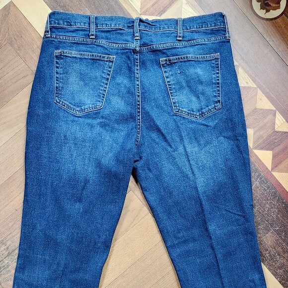 Old Navy Medium Wash Straight Leg Jeans Size 38x34 - Picture 10 of 15